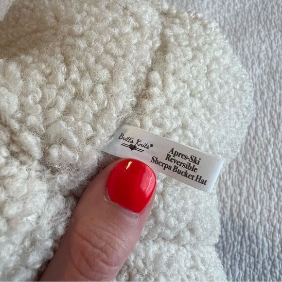 ✨ Britt’s Knits 2 Apres Ski Reversible Sherpa Bucket Hat Tan & Black - Picture 8 of 8
